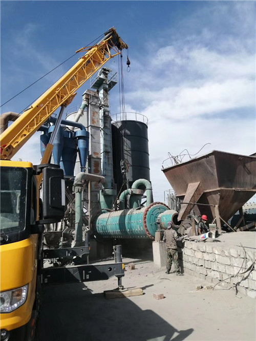 眉山市设备搬运等各类工程项目中，吊车起着关键作用